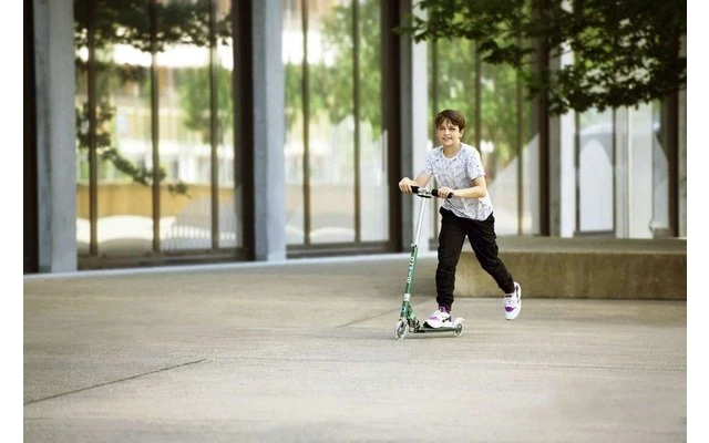 Micro Sprite LED Klappbarer Aluminium Scooter Mit LED-Rollen Autumn Rot 5 Micro Sprite LED Klappbarer Aluminium Scooter Mit LED-Rollen Autumn Rot – Bild 5