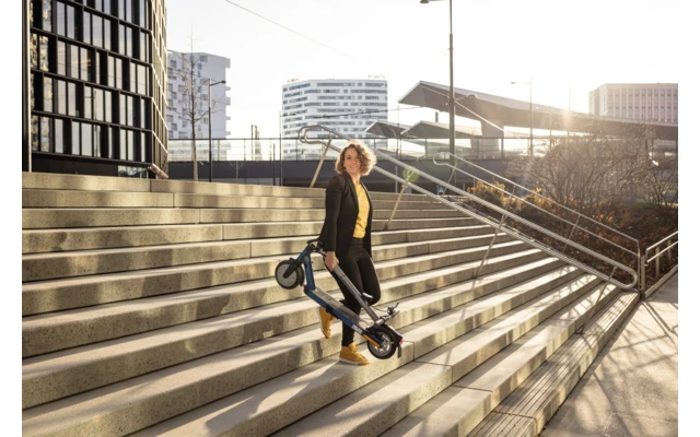 Grundig ERG 06 E-Scooter EKFV E-Scooter Schwarz 7 Grundig ERG 06 E-Scooter EKFV E-Scooter Schwarz – Bild 7