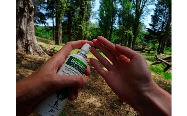 Pharmavoyage Biovectrol Eucalyptus Mückenspray Mit 20 % Eukalyptusöl 80 Ml 1 Pharmavoyage Biovectrol Eucalyptus Mückenspray Mit 20 % Eukalyptusöl 80 Ml